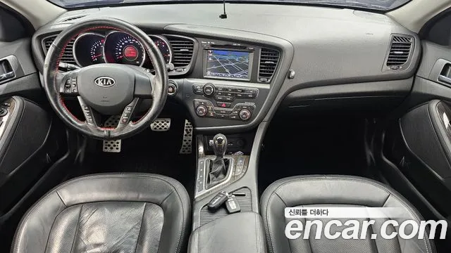 Kia K5 — интерьер