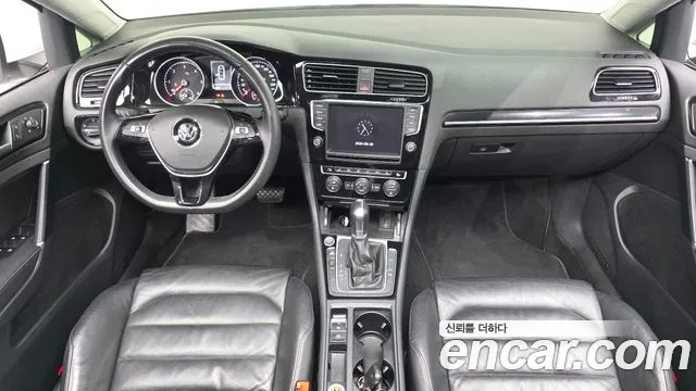 Volkswagen Golf — интерьер