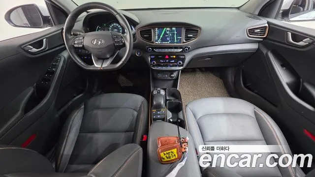 Hyundai Ioniq — интерьер