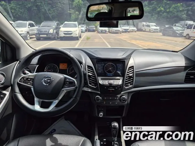 KG Mobility Korando — интерьер