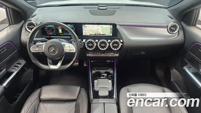 Mercedes-Benz EQA — интерьер