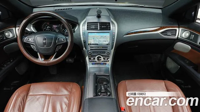 Lincoln MKZ — интерьер