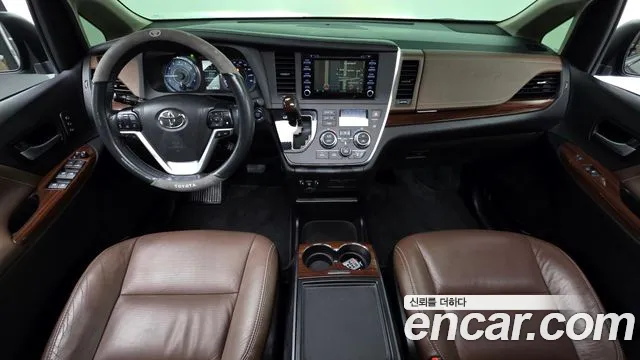 Toyota Sienna — интерьер