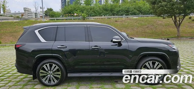 Lexus LX — интерьер