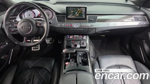 Audi S8 — интерьер