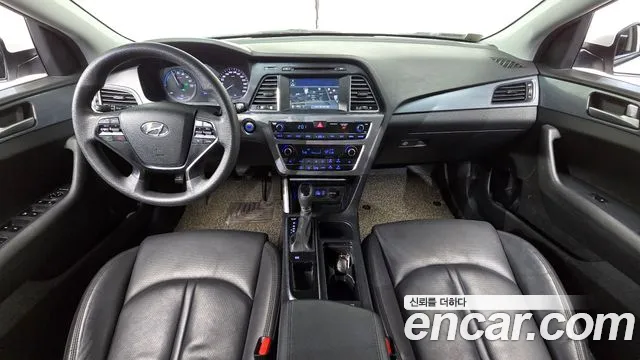 Hyundai Sonata — интерьер