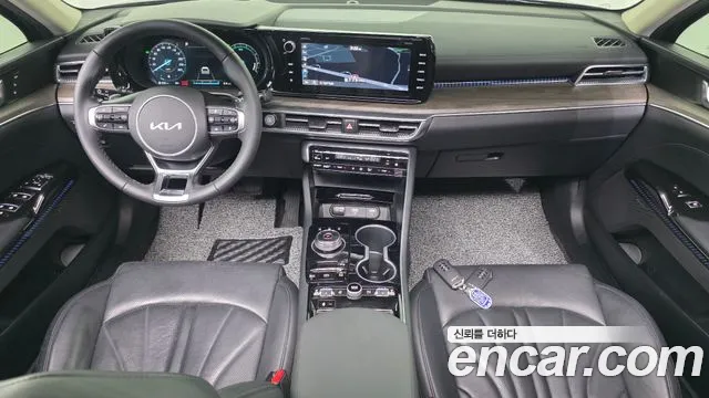 Kia K5 — интерьер