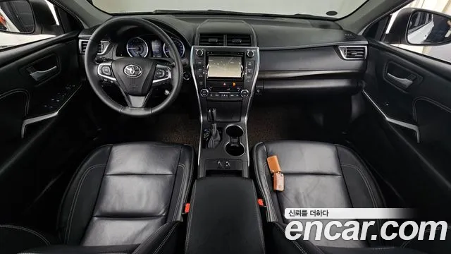 Toyota Camry — интерьер