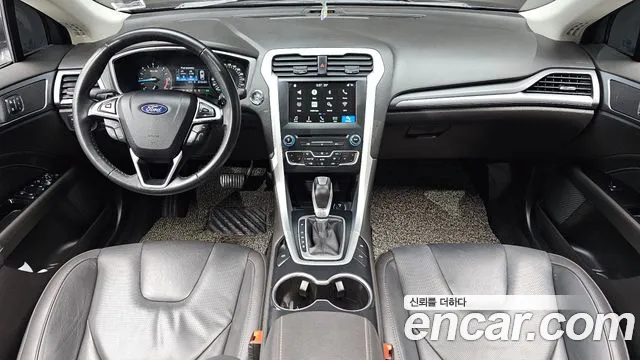 Ford Mondeo — интерьер