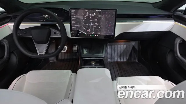 Tesla Model S — интерьер