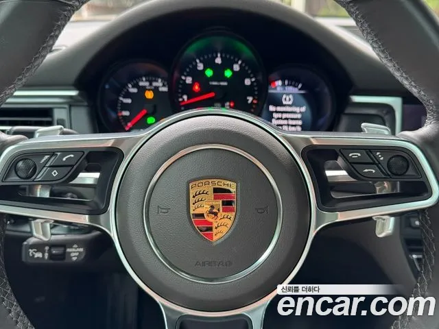Porsche Macan — интерьер