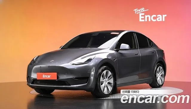 Tesla Model Y — экстерьер