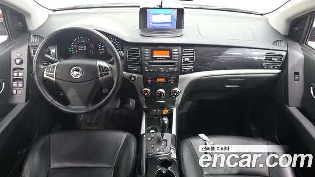 KG Mobility Korando — интерьер