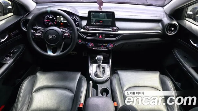 Kia K3 — интерьер