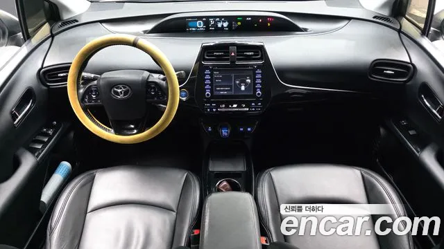 Toyota Prius — интерьер
