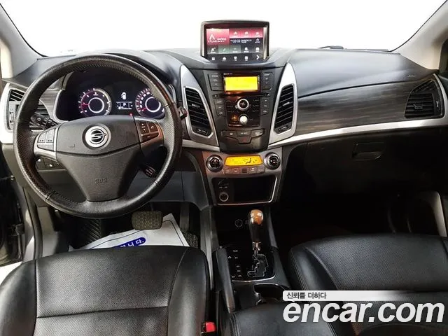 KG Mobility Korando — интерьер