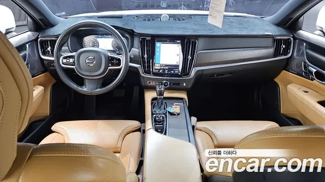 Volvo V90 — интерьер