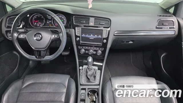 Volkswagen Golf — интерьер