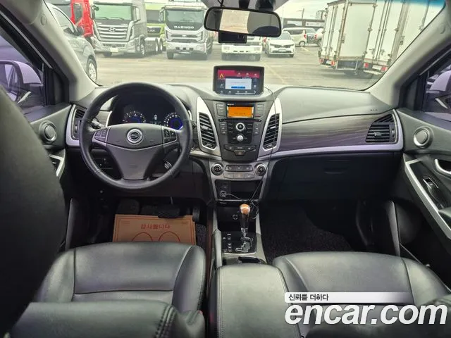 KG Mobility Korando — интерьер