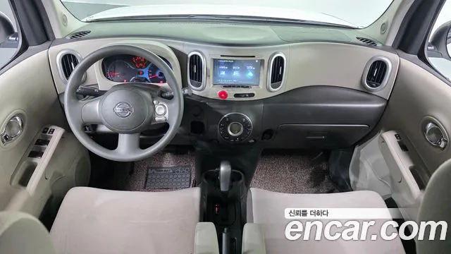 Nissan Cube — интерьер