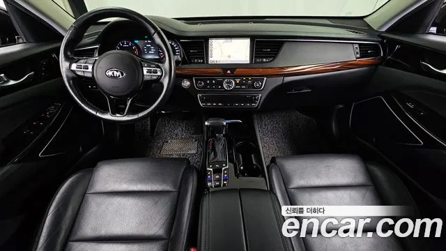 Kia K7 — интерьер