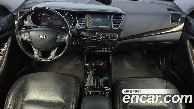 Kia K7 — интерьер