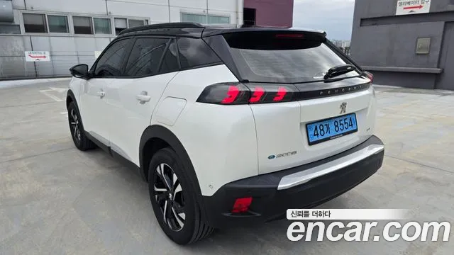 Peugeot 2008 — интерьер