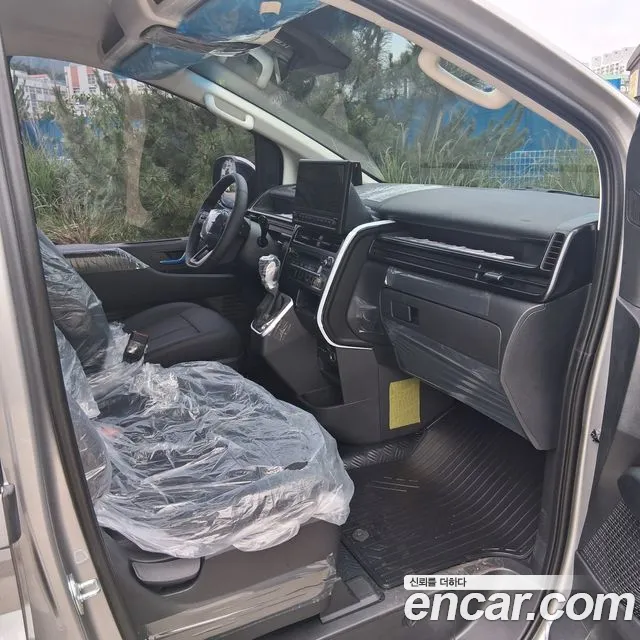 Hyundai Staria — интерьер