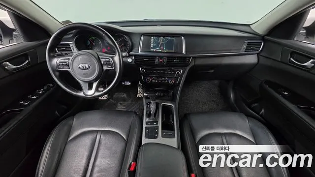 Kia K5 — интерьер