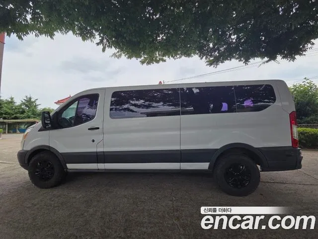 Ford Transit — интерьер