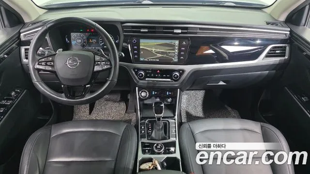KG Mobility Korando — интерьер
