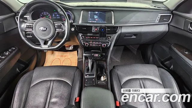 Kia K5 — интерьер