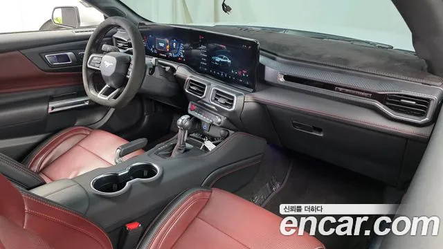 Ford Mustang — интерьер