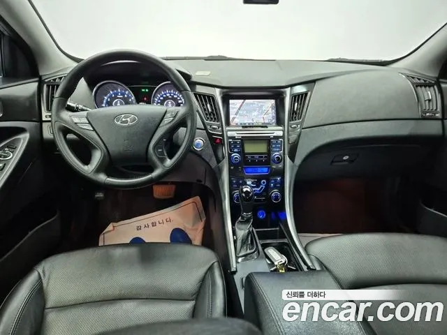 Hyundai Sonata — интерьер