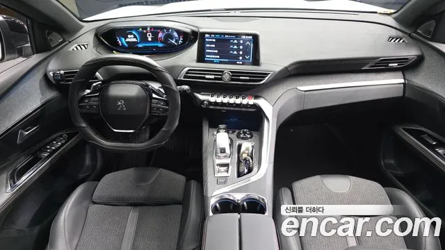 Peugeot 5008 — интерьер