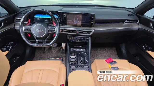 Kia K5 — интерьер
