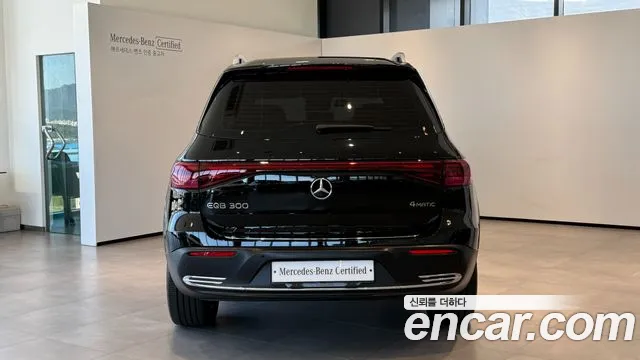 Mercedes-Benz EQB — интерьер