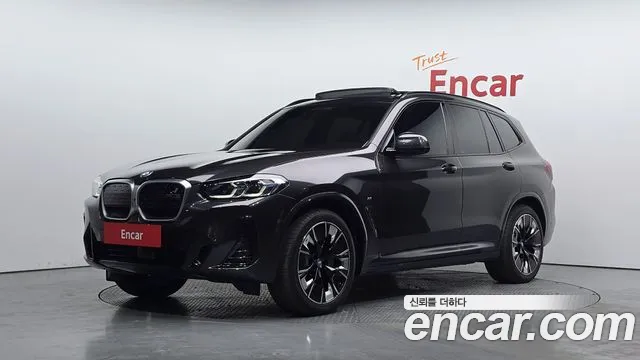 BMW iX3 — экстерьер
