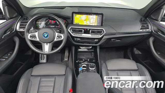 BMW iX3 — интерьер