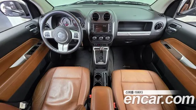 Jeep Compass — интерьер