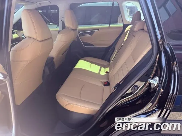 Toyota RAV4 — интерьер