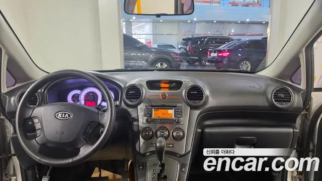 Kia Carens — интерьер