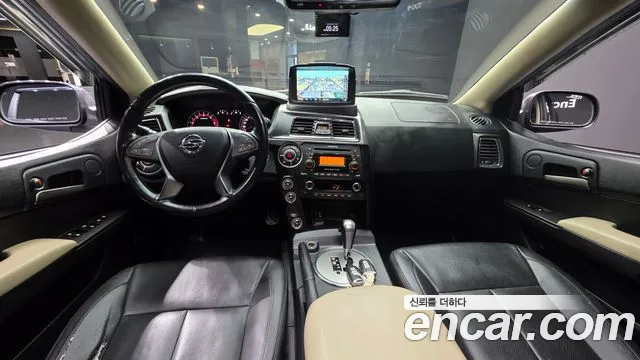 KG Mobility Korando — интерьер