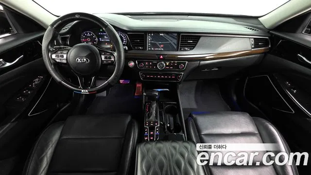 Kia K7 — интерьер