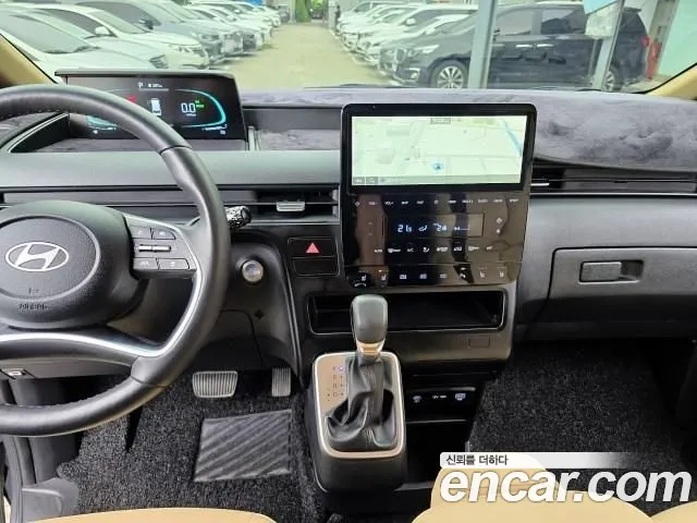 Hyundai Staria — интерьер