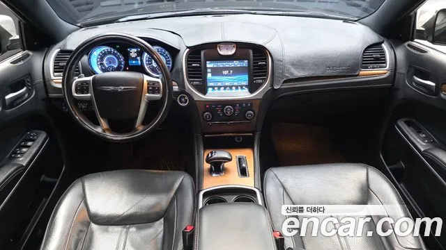 Chrysler 300C — интерьер