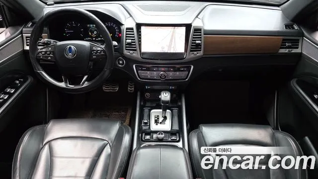 KG Mobility Rexton — интерьер