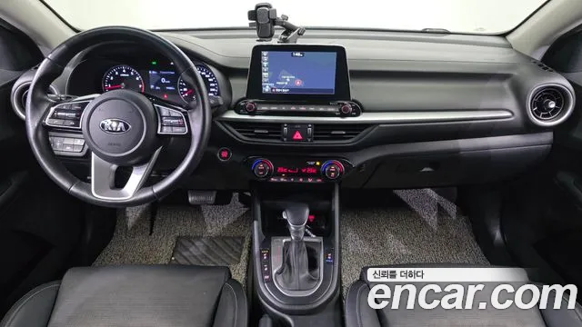 Kia K3 — интерьер