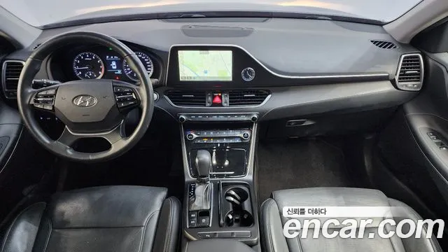 Hyundai Grandeur — интерьер