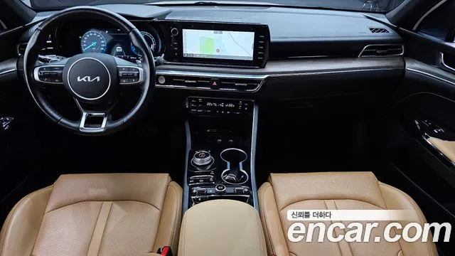 Kia K5 — интерьер